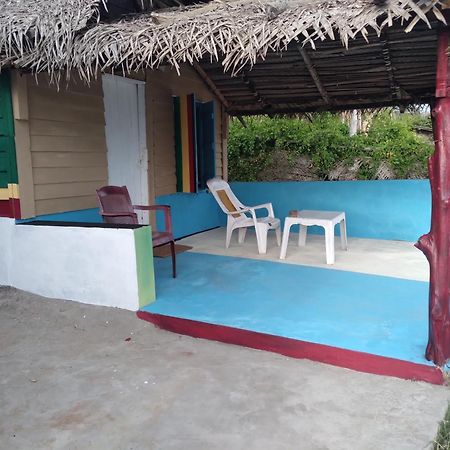 Happy Beach Cabana 汉班托塔 外观 照片