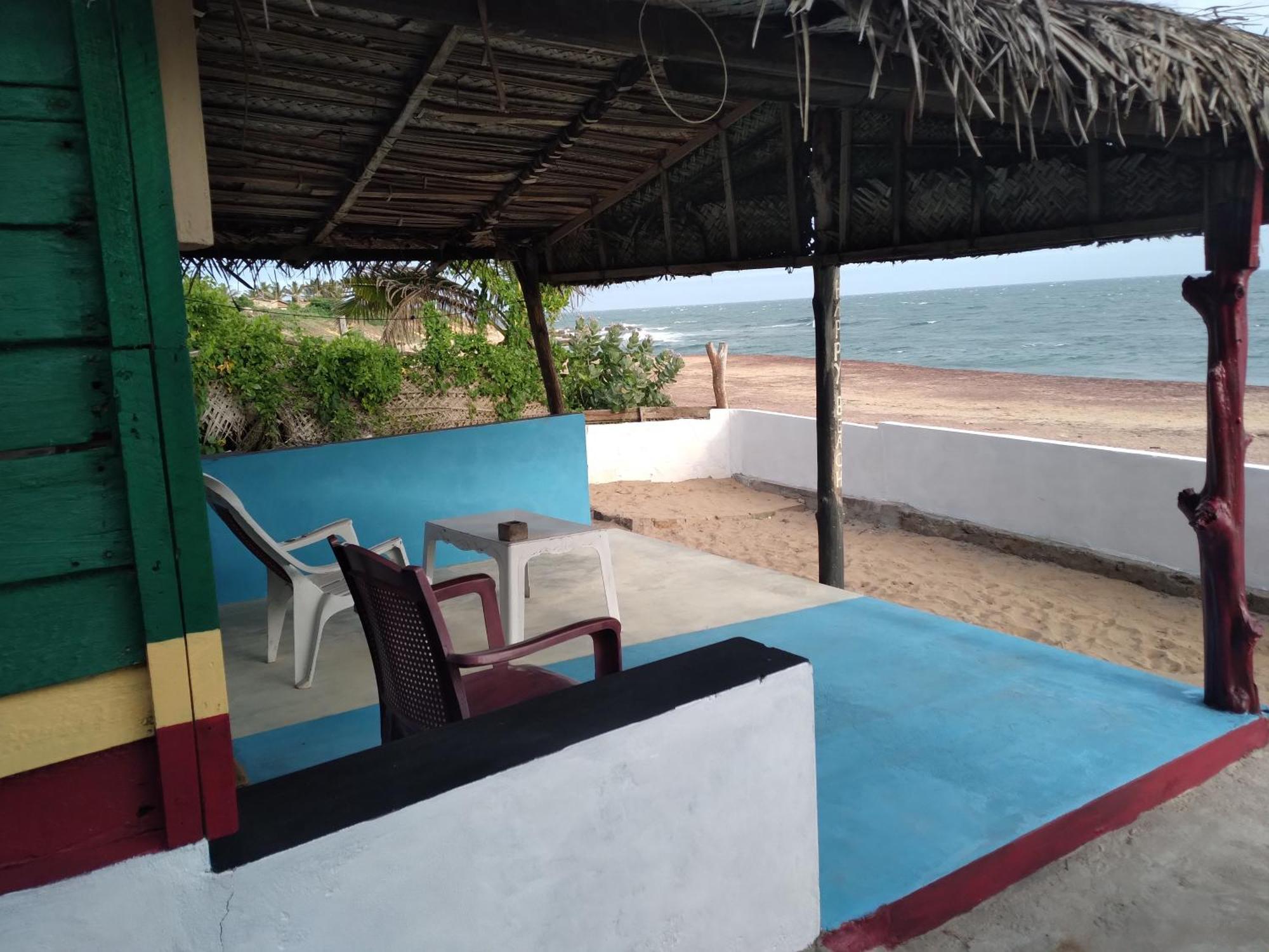 Happy Beach Cabana 汉班托塔 外观 照片