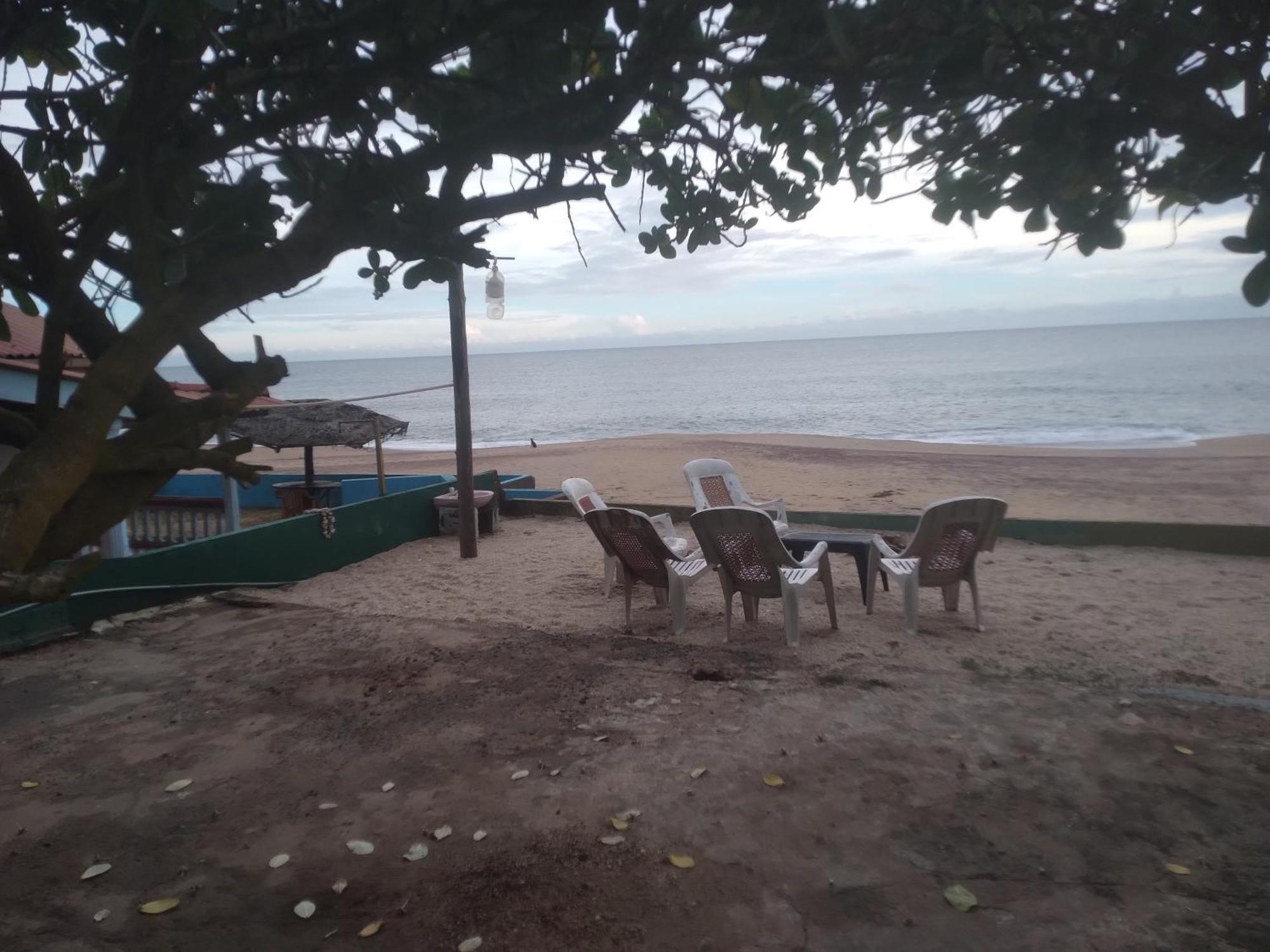 Happy Beach Cabana 汉班托塔 外观 照片