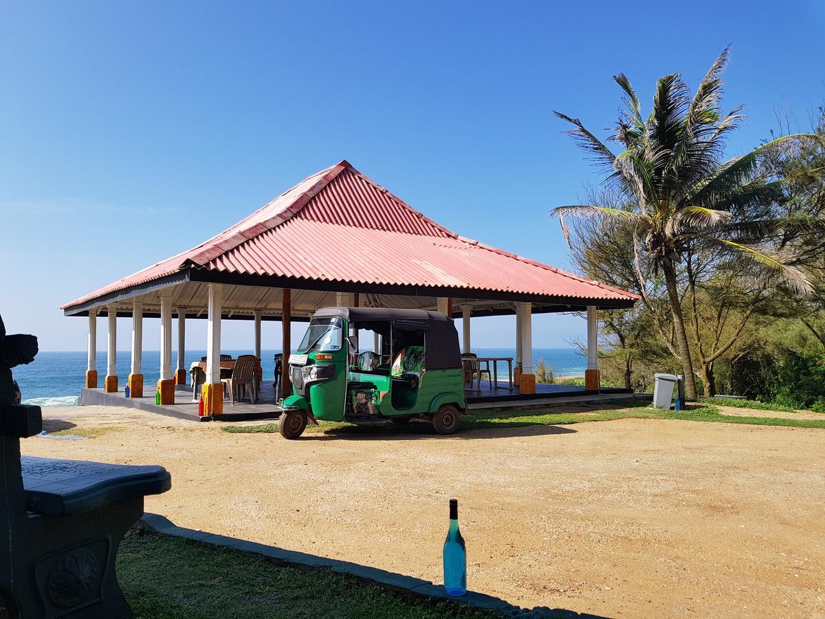 Happy Beach Cabana 汉班托塔 外观 照片