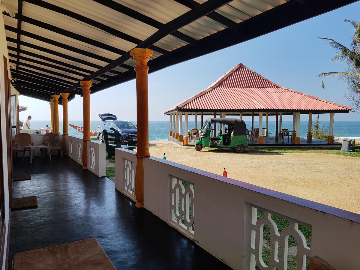 Happy Beach Cabana 汉班托塔 外观 照片